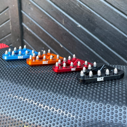 CNC-Auftrittsflächen für Fußbremse in drei Farben – BSZ Parts