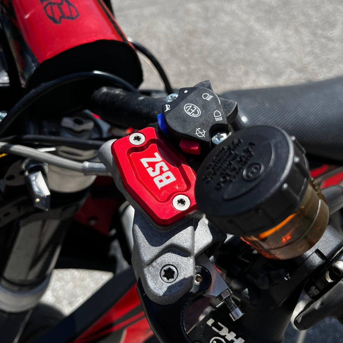 CNC-gefräster Brems- und Kupplungsdeckel aus Aluminium für GasGas EC und Husqvarna TE/FE Modelle – verschiedene Farben