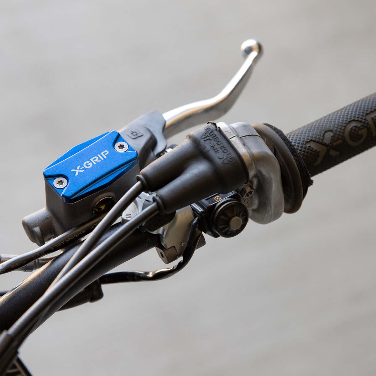 X-GRIP Brems- und Kupplungsarmaturendeckel 2021-2026 – Ansicht 5