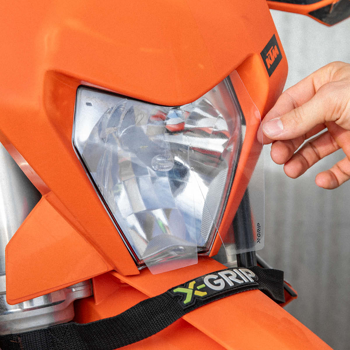 X-GRIP Scheinwerfer-Schutzfolie für KTM 2024-2026 – Ansicht 3